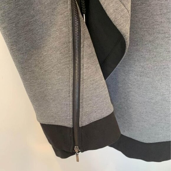 Bianca NYGARD vest. Size medium. Removable panels with zippers. Stunning! - Picture 4 of 8